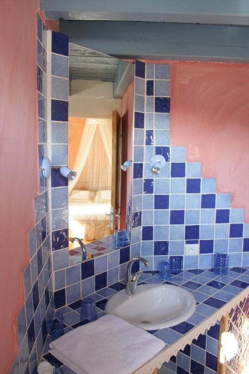 Chambres D'Hotes La Cime Beaujolaise Poule-lès-Écharmeaux Zimmer foto